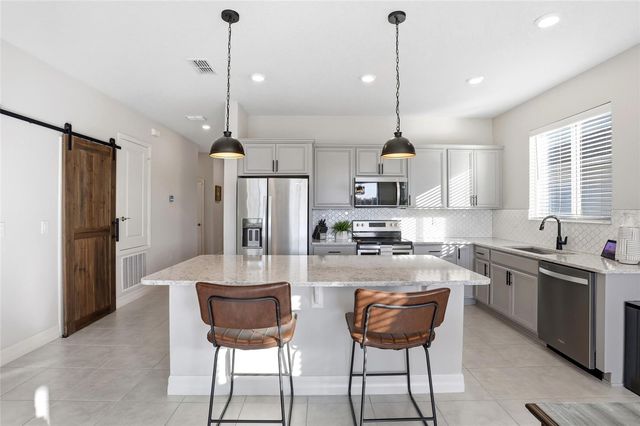 2879 MOSSHIRE CIRCLE, St Cloud, FL 34772