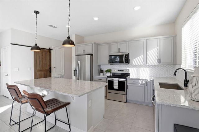 2879 MOSSHIRE CIRCLE, St Cloud, FL 34772