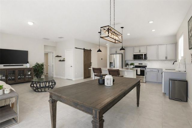 2879 MOSSHIRE CIRCLE, St Cloud, FL 34772