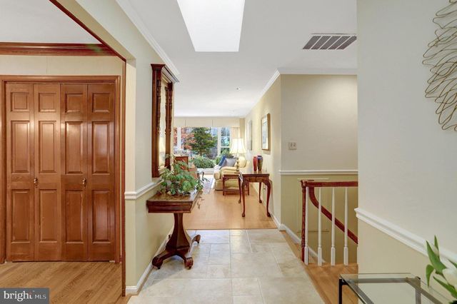 6804 CROSSMAN ST, Annandale, VA 22003