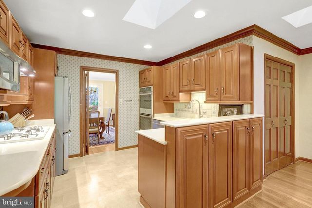 6804 CROSSMAN ST, Annandale, VA 22003