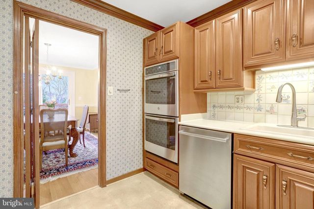 6804 CROSSMAN ST, Annandale, VA 22003