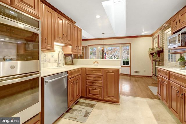 6804 CROSSMAN ST, Annandale, VA 22003