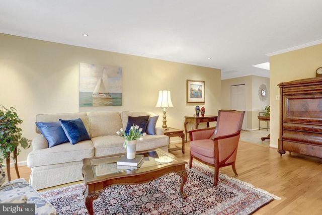 6804 CROSSMAN ST, Annandale, VA 22003