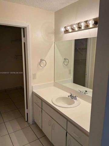 9712 Hammocks Blvd 202-30, Miami, FL 33196