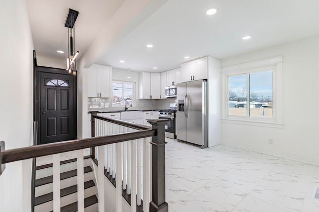 6806 Maryland Avenue, Hammond, IN 46323