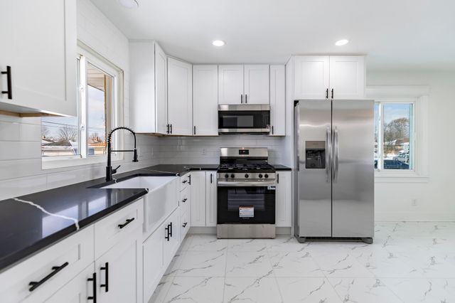 6806 Maryland Avenue, Hammond, IN 46323