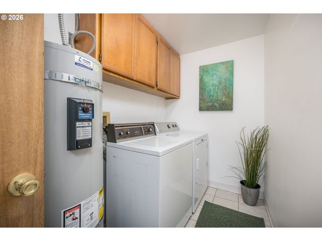 147 Sw Wake Robin Ave, Corvallis, OR 97333
