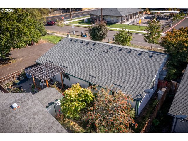 147 Sw Wake Robin Ave, Corvallis, OR 97333