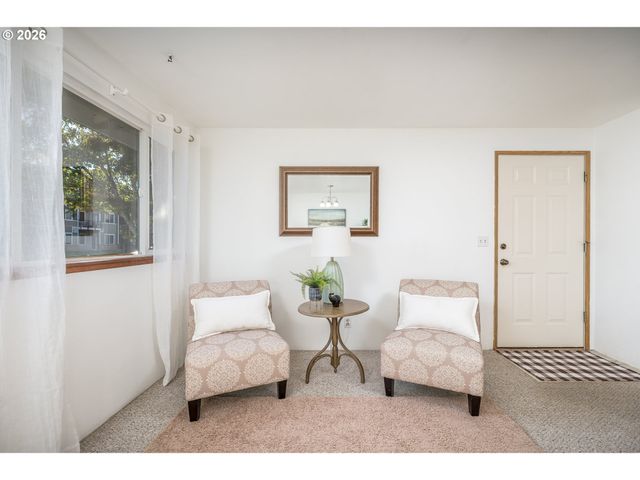 147 Sw Wake Robin Ave, Corvallis, OR 97333