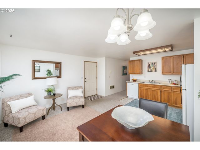 147 Sw Wake Robin Ave, Corvallis, OR 97333
