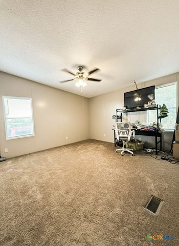 153 Davie Lane, Marion, TX 78124