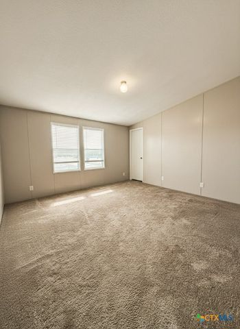 153 Davie Lane, Marion, TX 78124