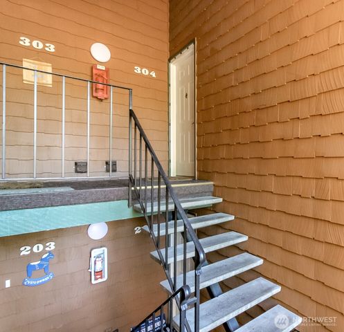 7308 N Skyview Lane #I-304, Tacoma, WA 98406