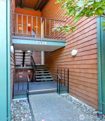 7308 N Skyview Lane #I-304, Tacoma, WA 98406