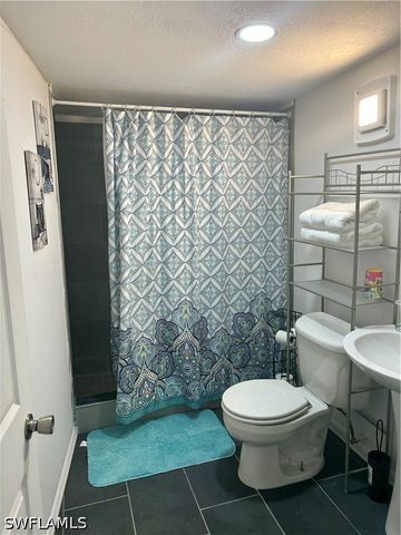 2030 Flamingo DR, North Fort Myers, FL 33917