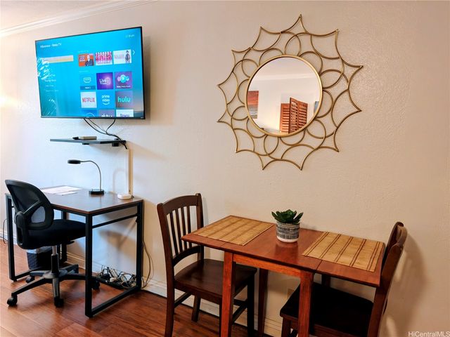 2425 Kuhio Avenue 405, Honolulu, HI 96815