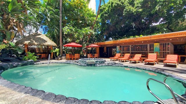 2425 Kuhio Avenue 405, Honolulu, HI 96815