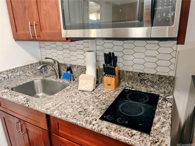 2425 Kuhio Avenue 405, Honolulu, HI 96815