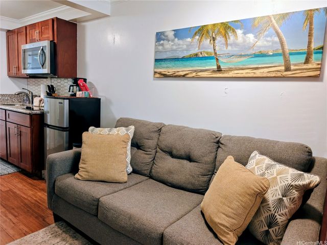 2425 Kuhio Avenue 405, Honolulu, HI 96815