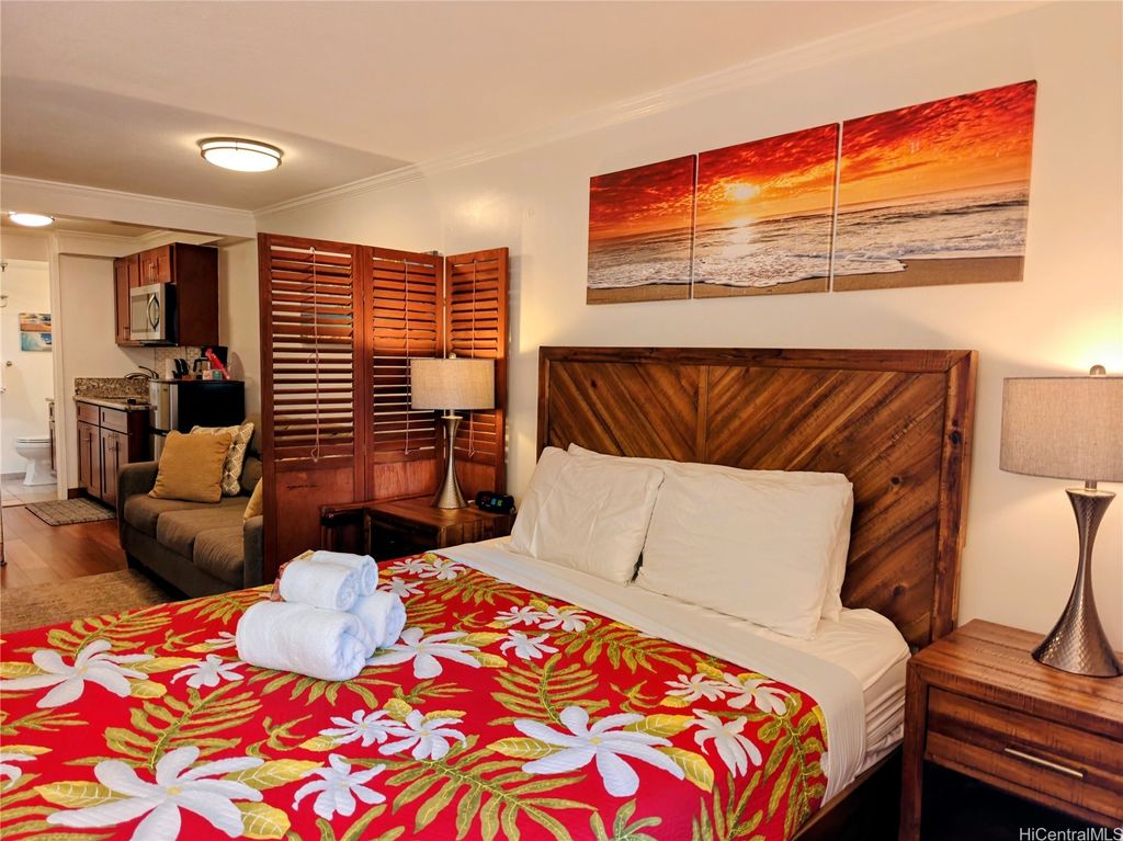 2425 Kuhio Avenue 405, Honolulu, HI 96815