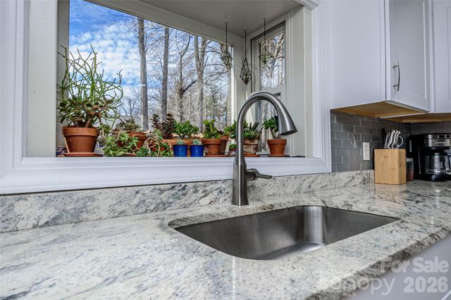 116 Thornbird Avenue, Hendersonville, NC 28792