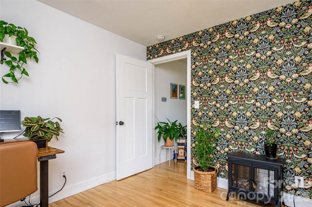 116 Thornbird Avenue, Hendersonville, NC 28792