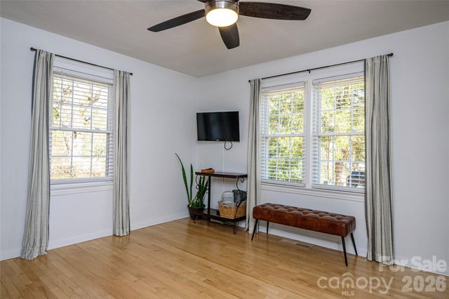 116 Thornbird Avenue, Hendersonville, NC 28792