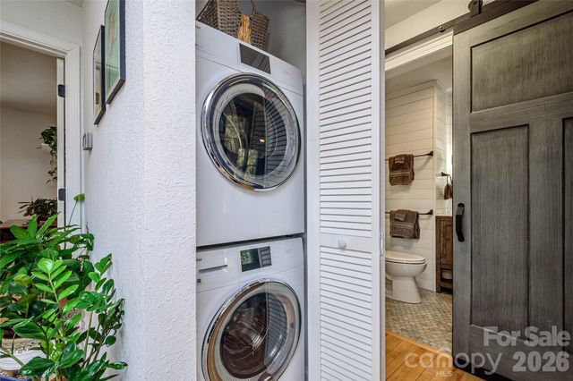 116 Thornbird Avenue, Hendersonville, NC 28792