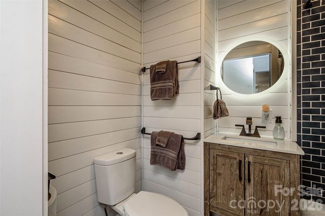 116 Thornbird Avenue, Hendersonville, NC 28792