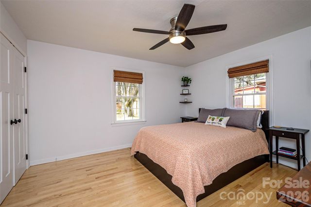 116 Thornbird Avenue, Hendersonville, NC 28792