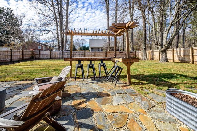 116 Thornbird Avenue, Hendersonville, NC 28792