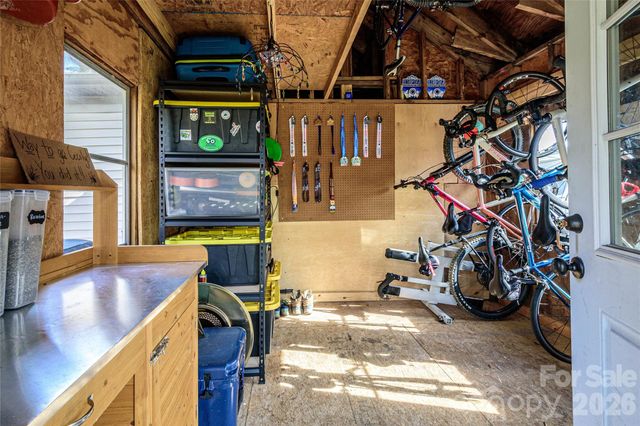 116 Thornbird Avenue, Hendersonville, NC 28792