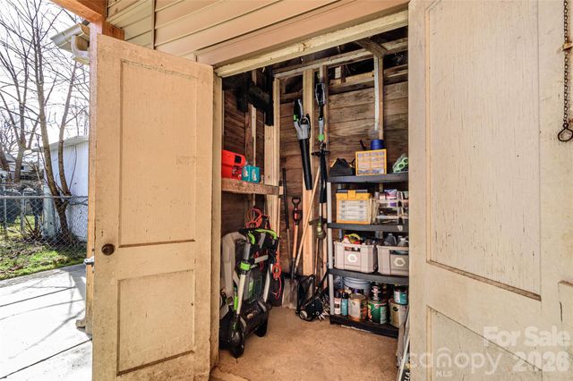 116 Thornbird Avenue, Hendersonville, NC 28792