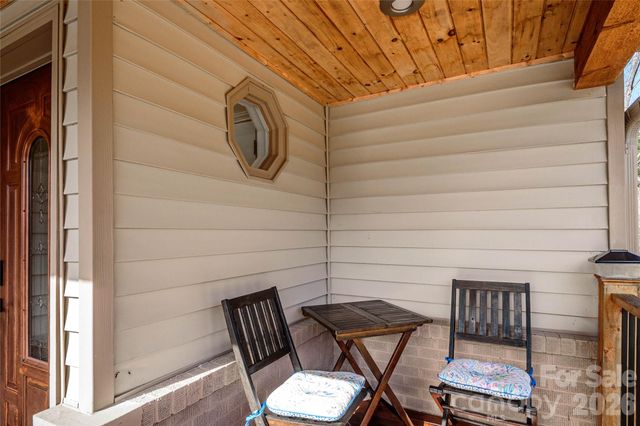 116 Thornbird Avenue, Hendersonville, NC 28792