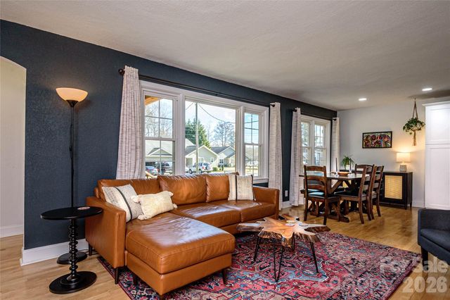 116 Thornbird Avenue, Hendersonville, NC 28792