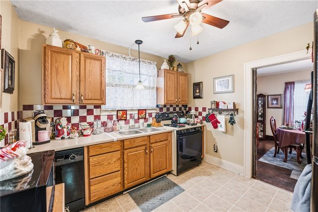 1279 Griswold St, Sharon, PA 16146