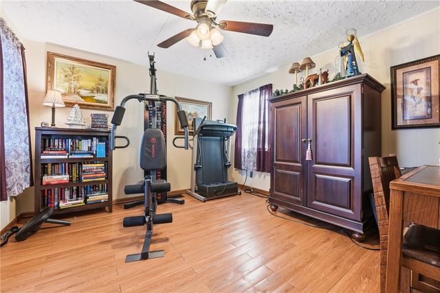 1279 Griswold St, Sharon, PA 16146