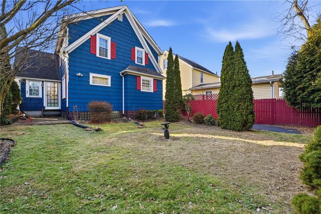 1279 Griswold St, Sharon, PA 16146