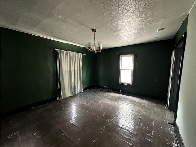 221 Friendship St, New Castle, PA 16101