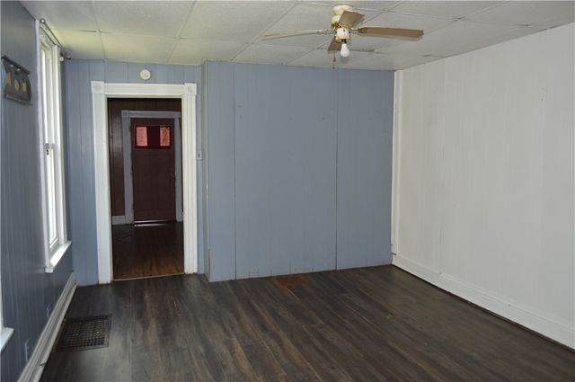 221 Friendship St, New Castle, PA 16101