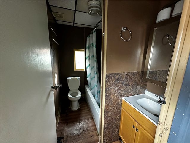 221 Friendship St, New Castle, PA 16101