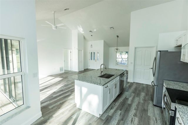 6112 SILVER OAKS DRIVE, Zephyrhills, FL 33542