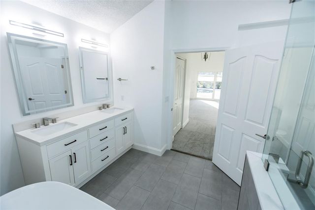 6112 SILVER OAKS DRIVE, Zephyrhills, FL 33542