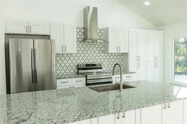 6112 SILVER OAKS DRIVE, Zephyrhills, FL 33542