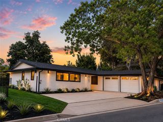 5703 Mcdonie, Woodland Hills, CA 91367