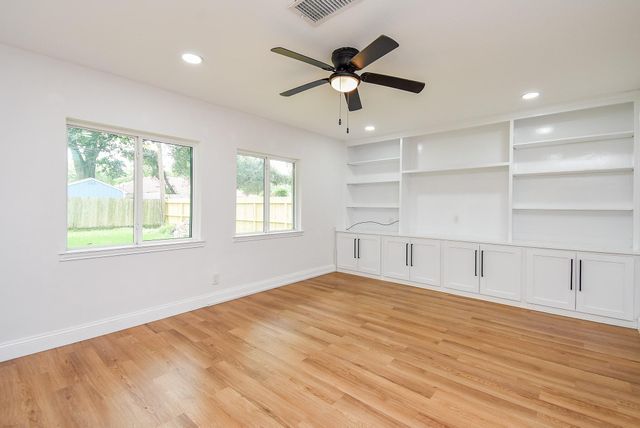 5019 Stillbrooke Drive, Houston, TX 77035