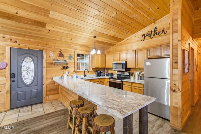 2037 McCarter Drive, Sevierville, TN 37862