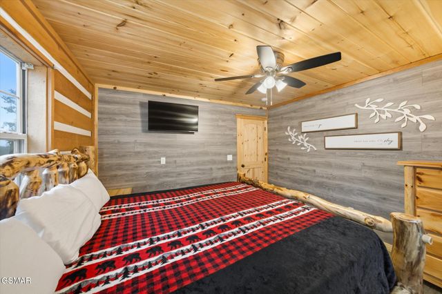 2037 McCarter Drive, Sevierville, TN 37862