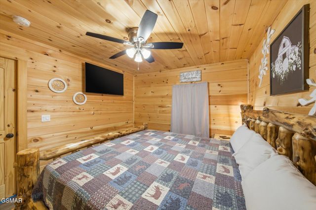 2037 McCarter Drive, Sevierville, TN 37862